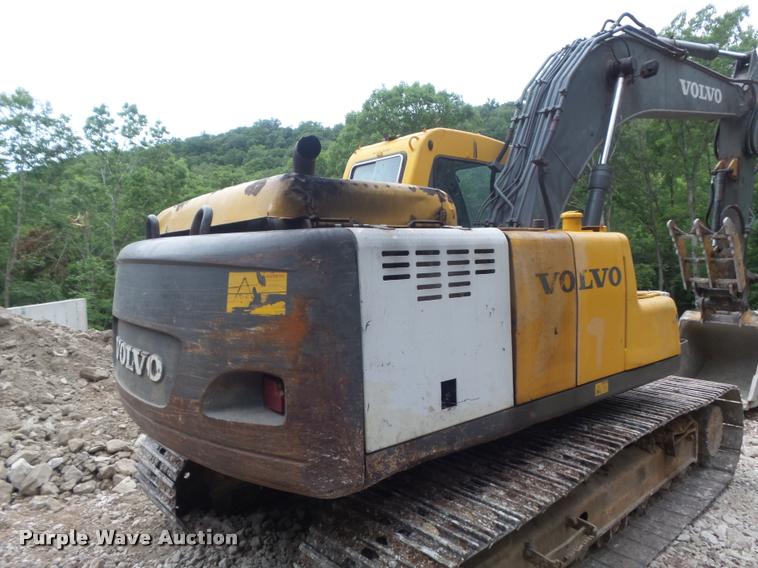 image for item K7571 2002 Volvo EC150LC excavator