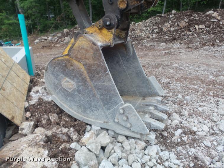image for item K7571 2002 Volvo EC150LC excavator