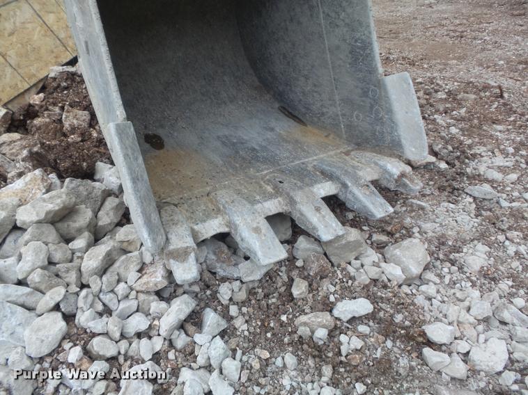 image for item K7571 2002 Volvo EC150LC excavator