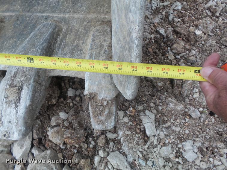 image for item K7571 2002 Volvo EC150LC excavator