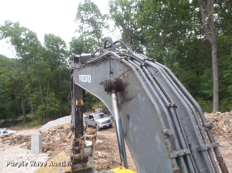 image for item K7571 2002 Volvo EC150LC excavator