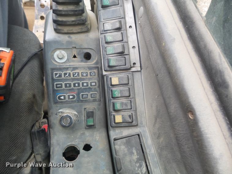 image for item K7571 2002 Volvo EC150LC excavator