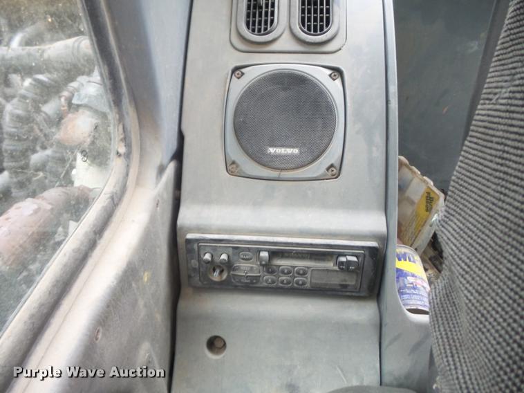 image for item K7571 2002 Volvo EC150LC excavator