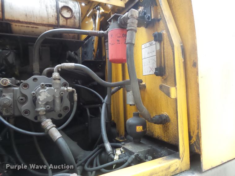 image for item K7571 2002 Volvo EC150LC excavator