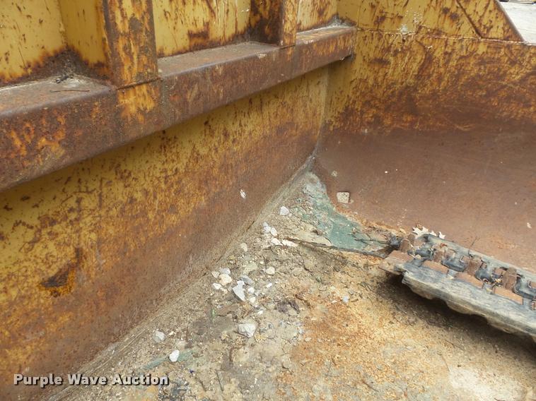 image for item K7572 KL Metal Fabricating hook style dumpster bed