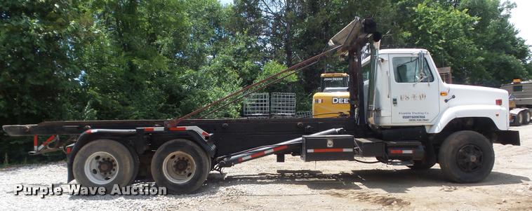 image for item K7580 1990 International 2674 roll off truck