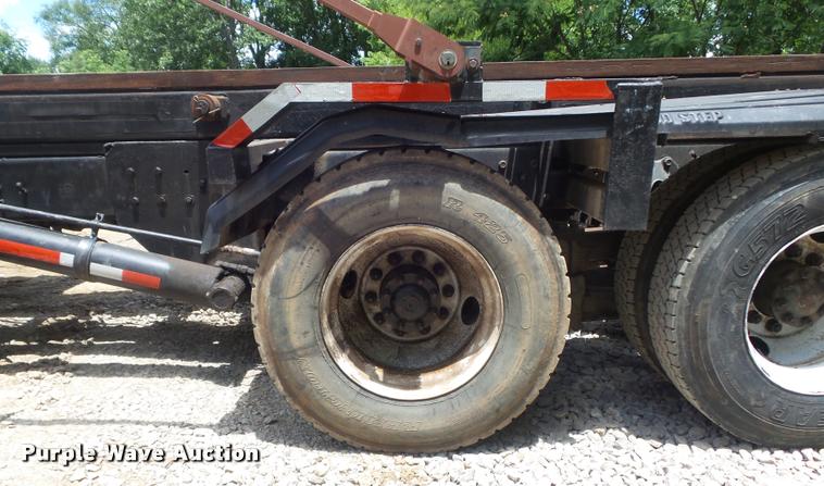 image for item K7580 1990 International 2674 roll off truck