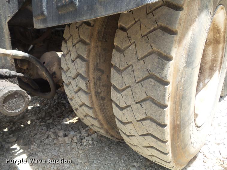 image for item K7580 1990 International 2674 roll off truck