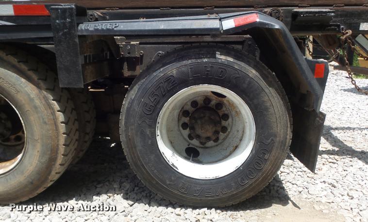 image for item K7580 1990 International 2674 roll off truck