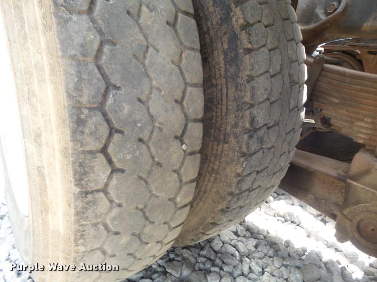 image for item K7580 1990 International 2674 roll off truck