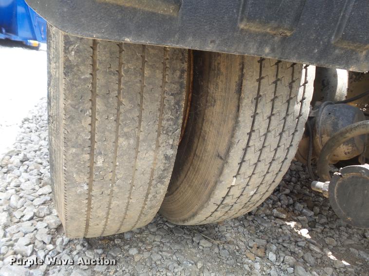 image for item K7580 1990 International 2674 roll off truck