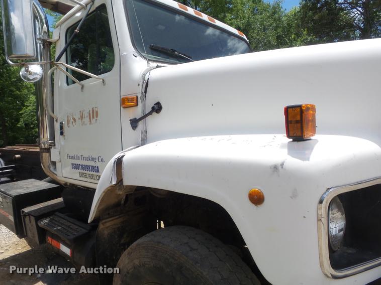 image for item K7580 1990 International 2674 roll off truck