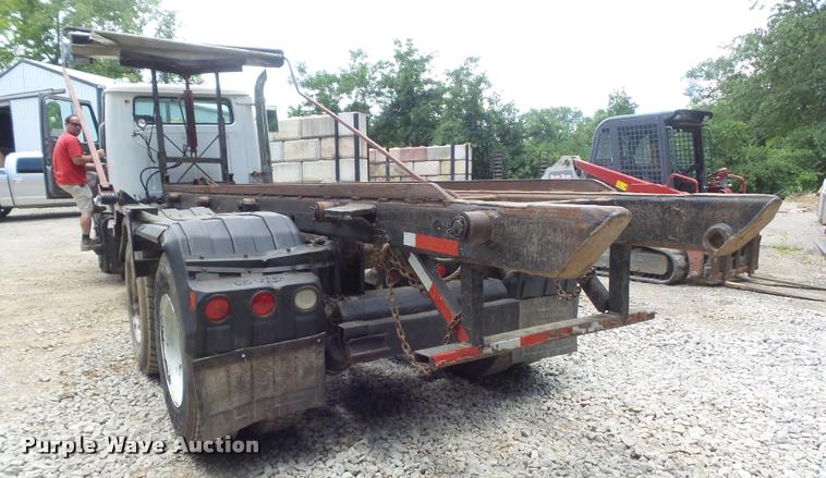 image for item K7580 1990 International 2674 roll off truck