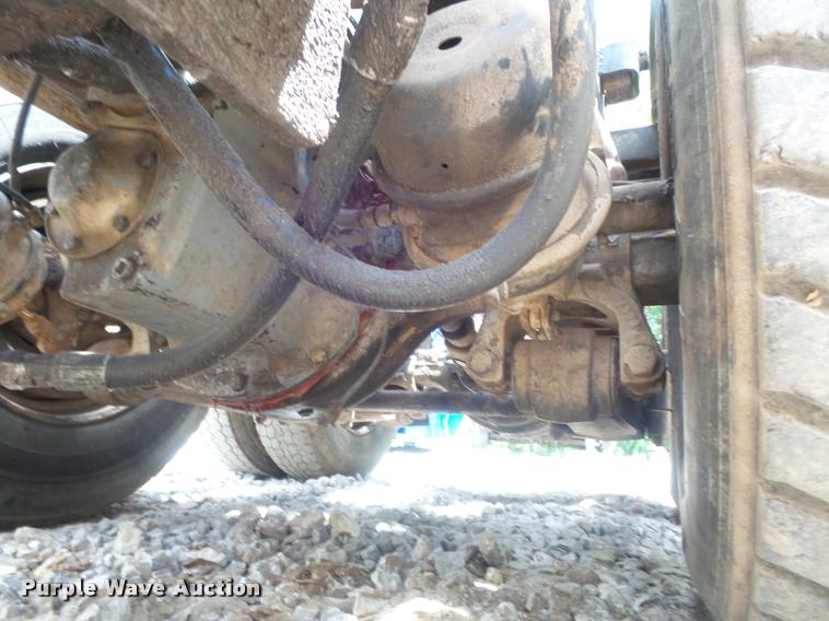 image for item K7580 1990 International 2674 roll off truck