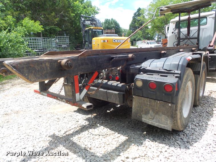 image for item K7580 1990 International 2674 roll off truck