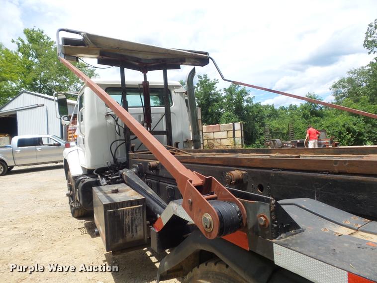 image for item K7580 1990 International 2674 roll off truck
