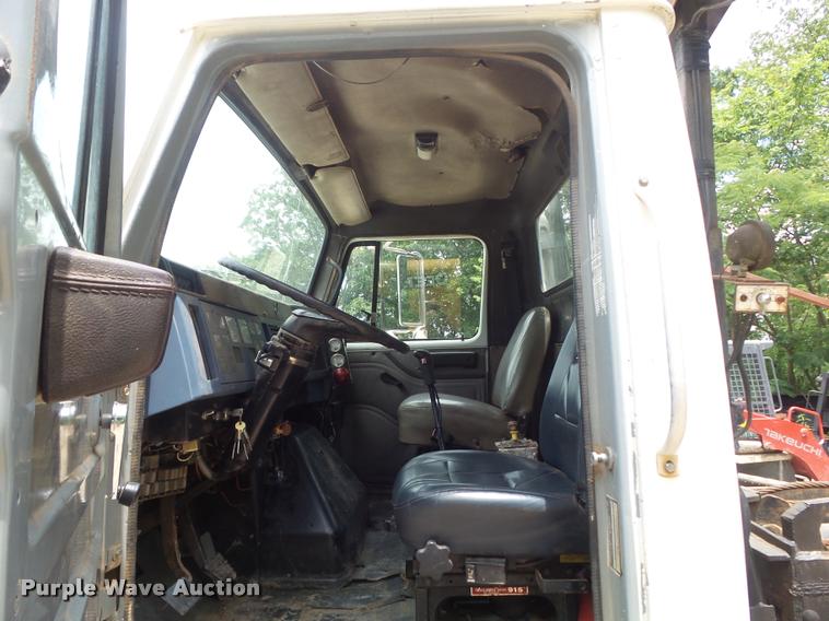 image for item K7580 1990 International 2674 roll off truck