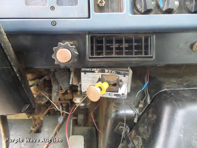 image for item K7580 1990 International 2674 roll off truck