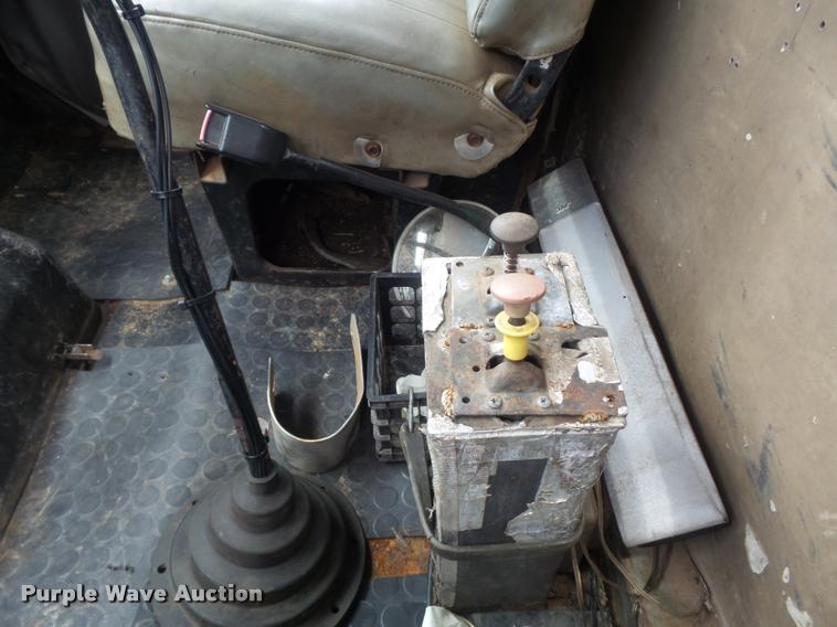 image for item K7580 1990 International 2674 roll off truck