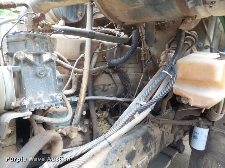 image for item K7580 1990 International 2674 roll off truck