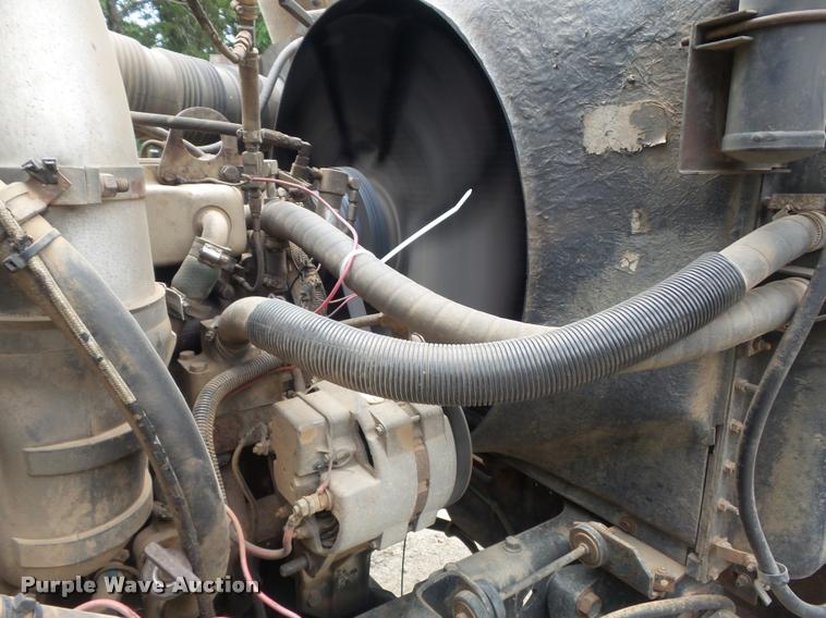 image for item K7580 1990 International 2674 roll off truck