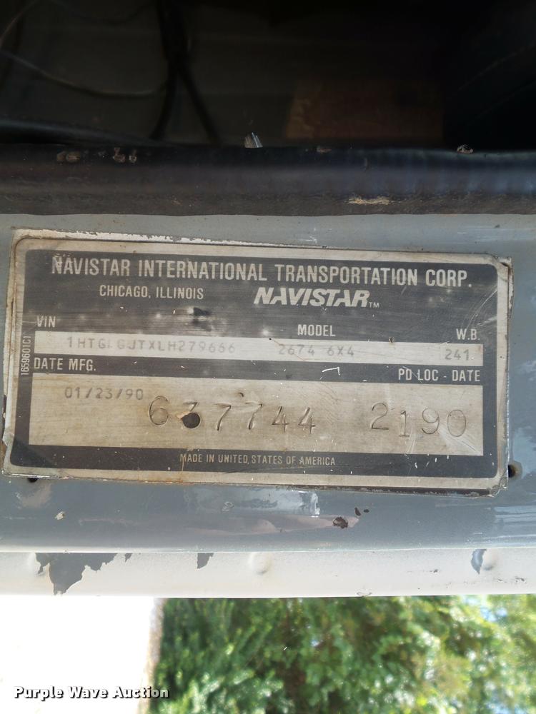 image for item K7580 1990 International 2674 roll off truck