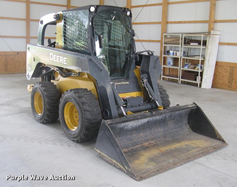 image for item L2324 2010 John Deere 326D skid steer