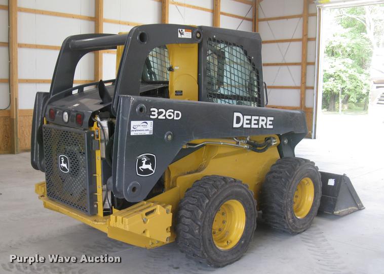 image for item L2324 2010 John Deere 326D skid steer