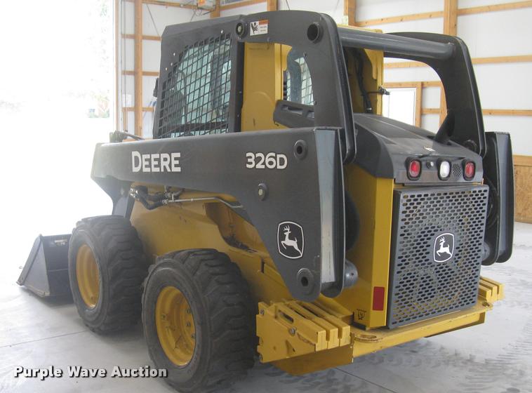 image for item L2324 2010 John Deere 326D skid steer