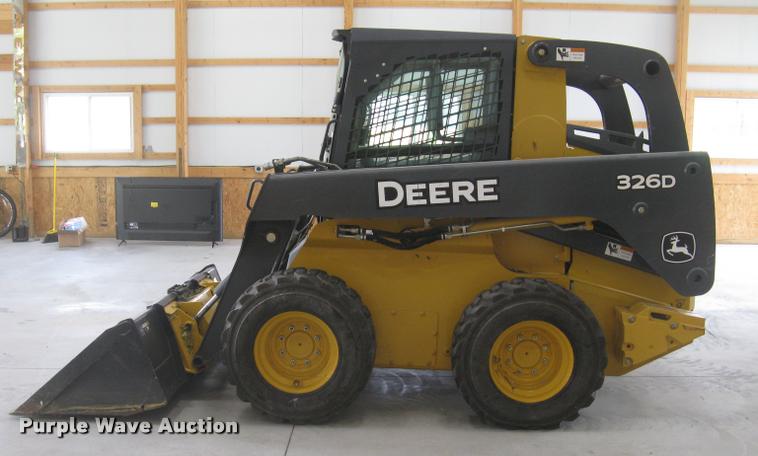 image for item L2324 2010 John Deere 326D skid steer
