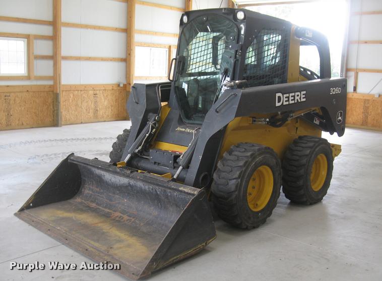image for item L2324 2010 John Deere 326D skid steer