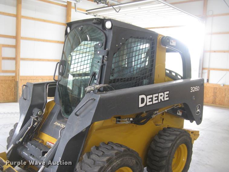 image for item L2324 2010 John Deere 326D skid steer