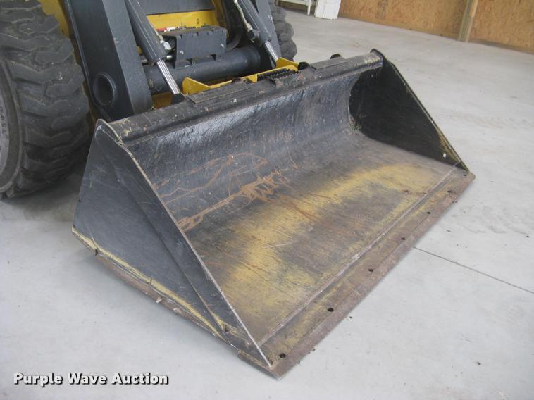 image for item L2324 2010 John Deere 326D skid steer