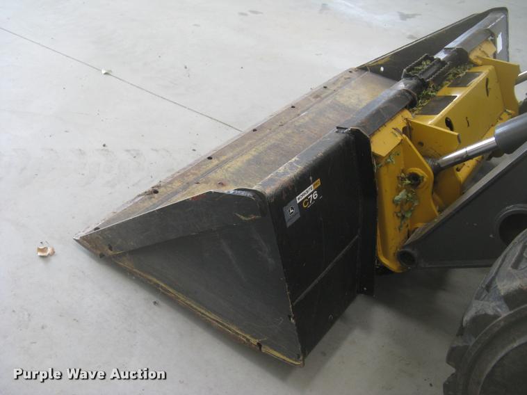image for item L2324 2010 John Deere 326D skid steer