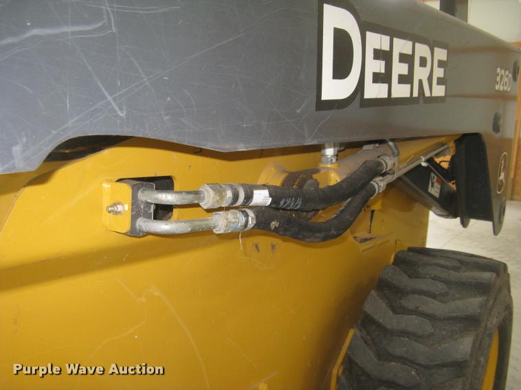 image for item L2324 2010 John Deere 326D skid steer