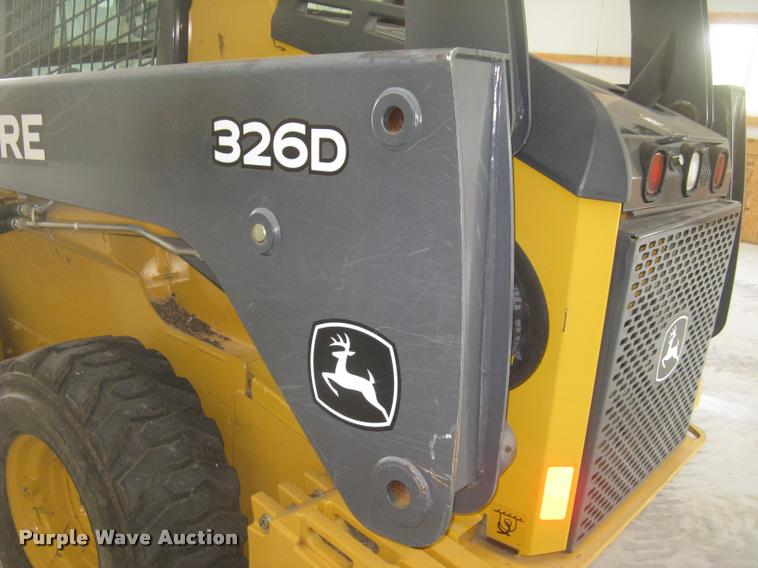 image for item L2324 2010 John Deere 326D skid steer