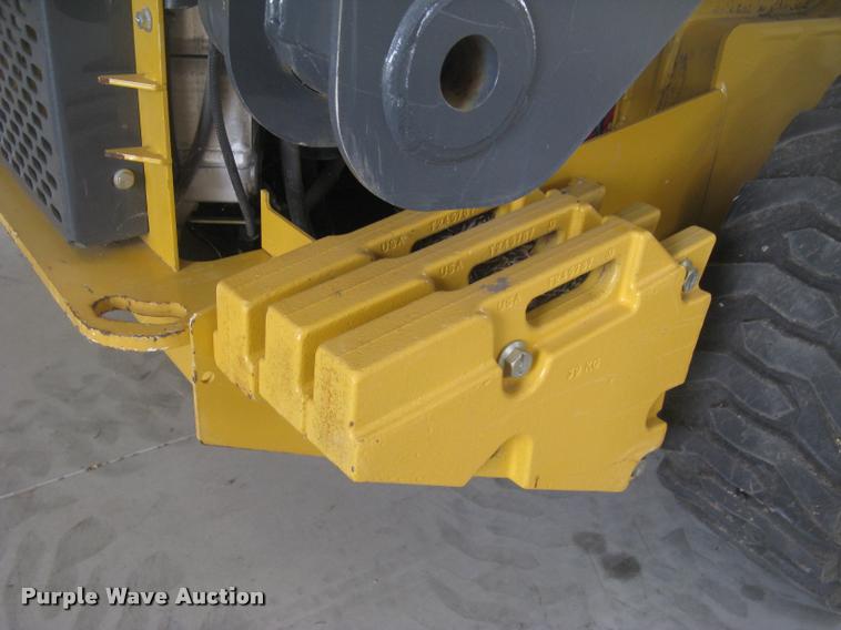 image for item L2324 2010 John Deere 326D skid steer