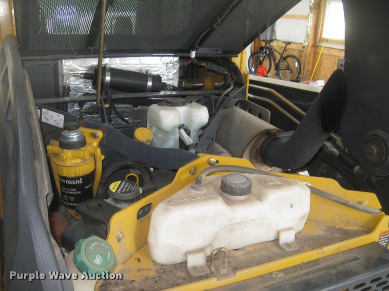 image for item L2324 2010 John Deere 326D skid steer