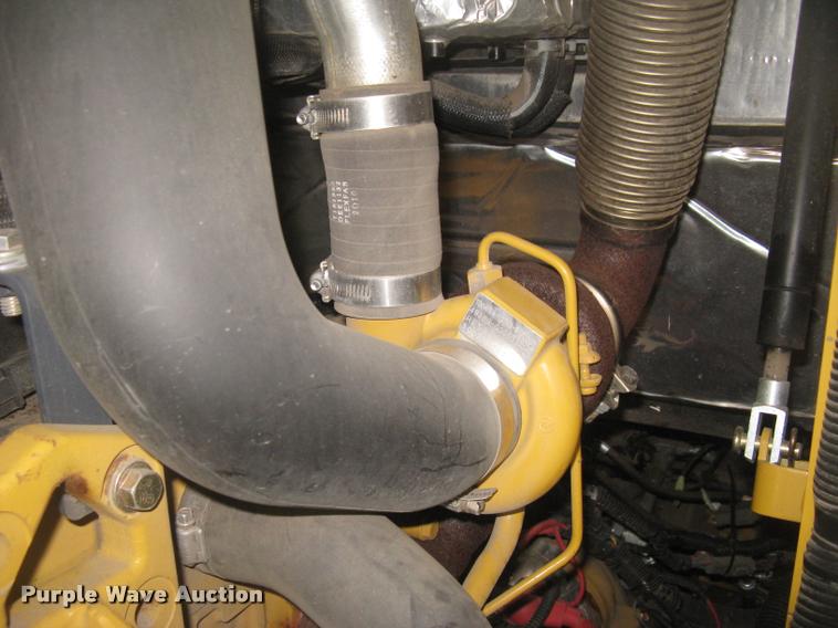 image for item L2324 2010 John Deere 326D skid steer