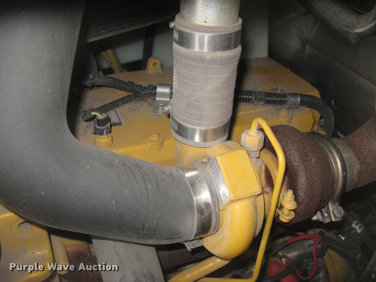 image for item L2324 2010 John Deere 326D skid steer