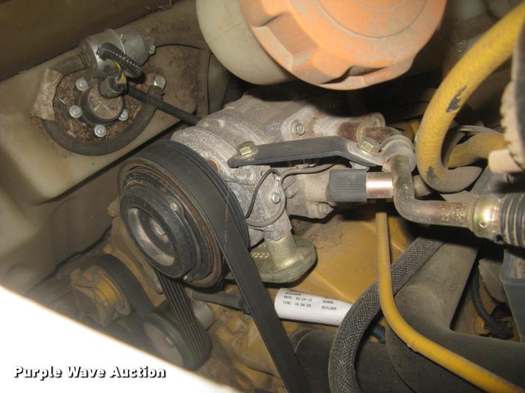 image for item L2324 2010 John Deere 326D skid steer