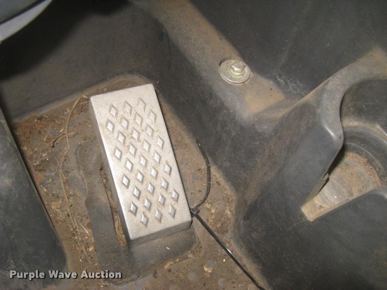 image for item L2324 2010 John Deere 326D skid steer