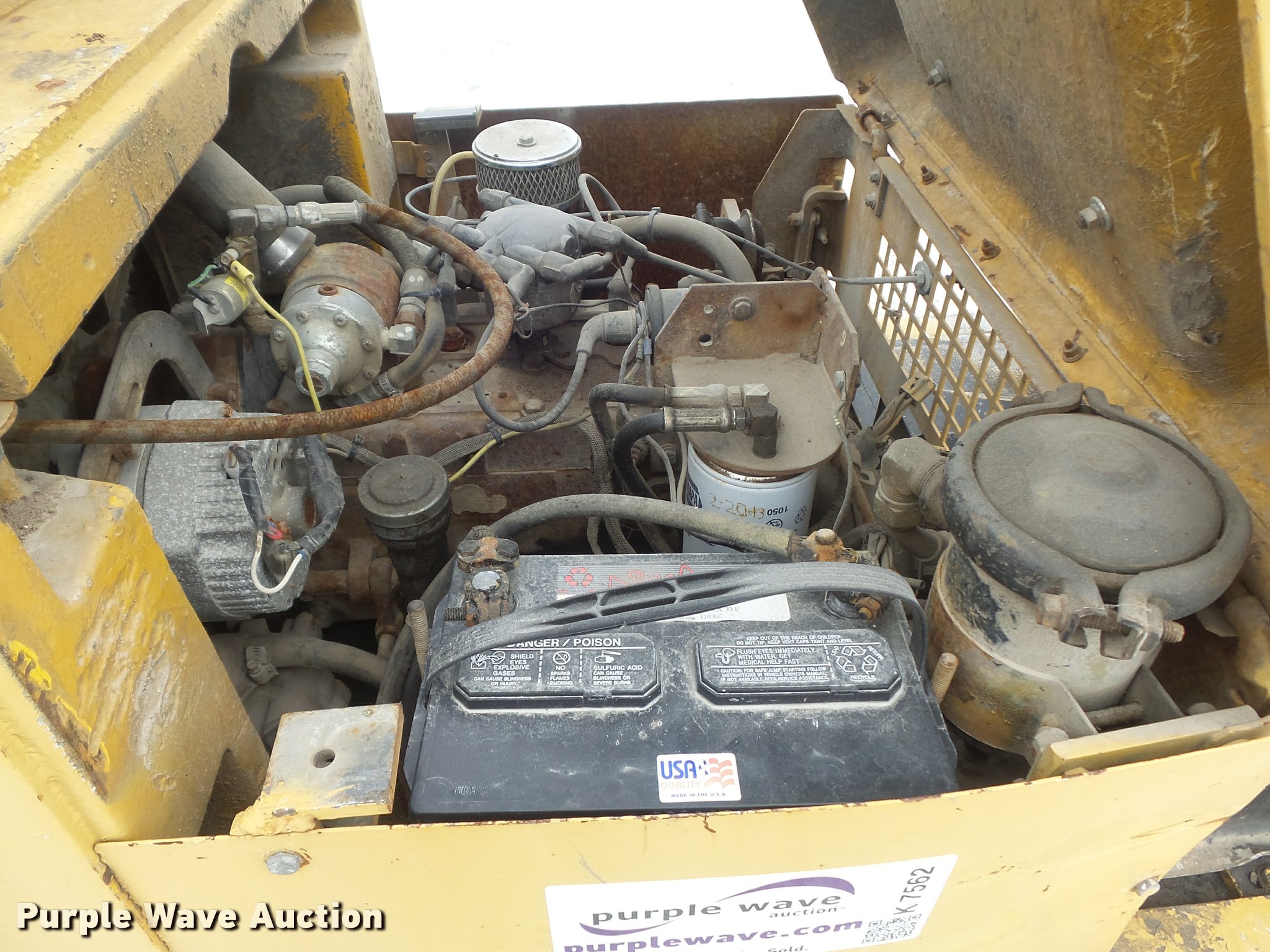 Caterpillar T40 forklift in Shipman, IL Item K7562 sold Purple Wave