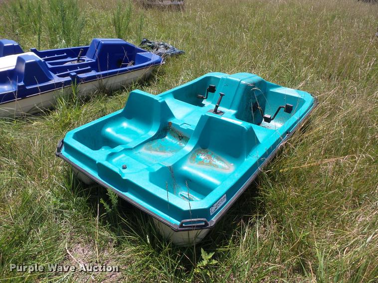 image for item CA9047 (3) Contour paddle boats
