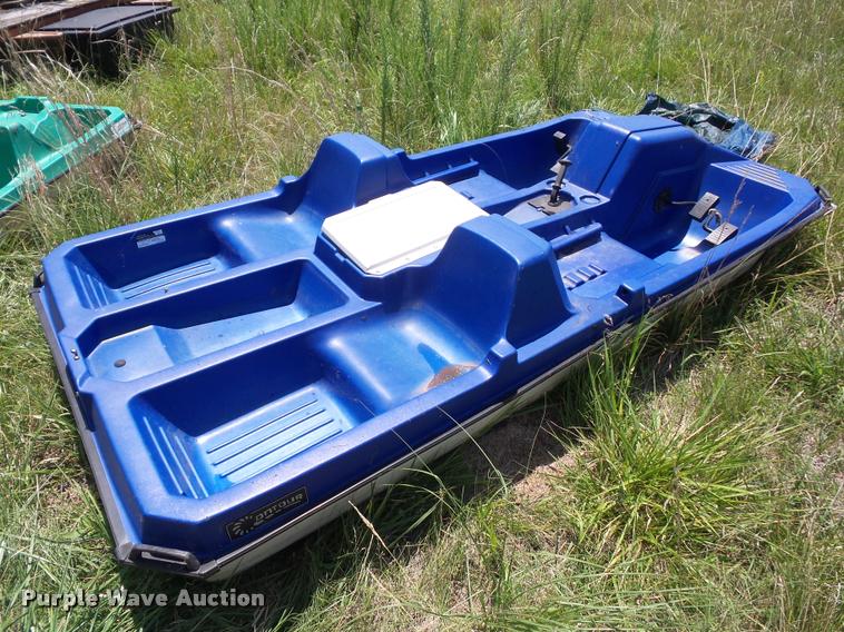 (3) Contour paddle boats in Blue Springs, MO | Item CA9047 ...