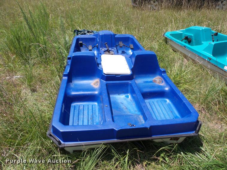 image for item CA9047 (3) Contour paddle boats