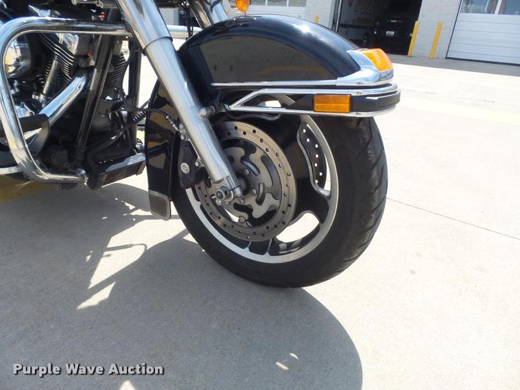 image for item CC9581 2009 Harley Davidson FLHPI tricycle motorcycle