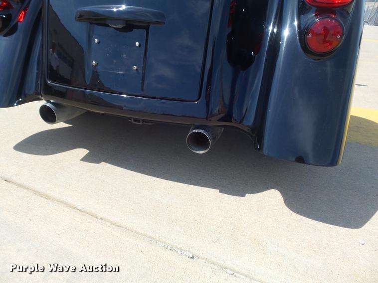 image for item CC9581 2009 Harley Davidson FLHPI tricycle motorcycle