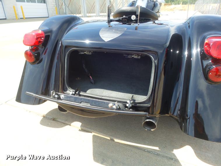 image for item CC9581 2009 Harley Davidson FLHPI tricycle motorcycle