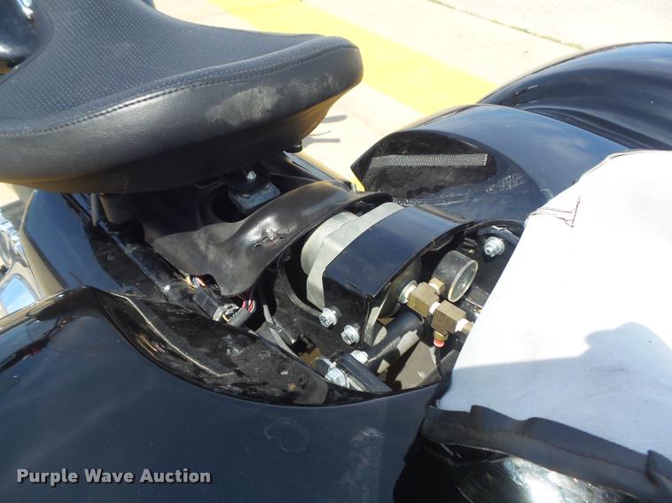 image for item CC9581 2009 Harley Davidson FLHPI tricycle motorcycle